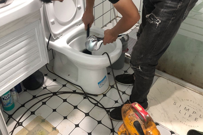 南头镇马桶堵塞自己疏通还是找师傅?专业上门服务让你省时更省心